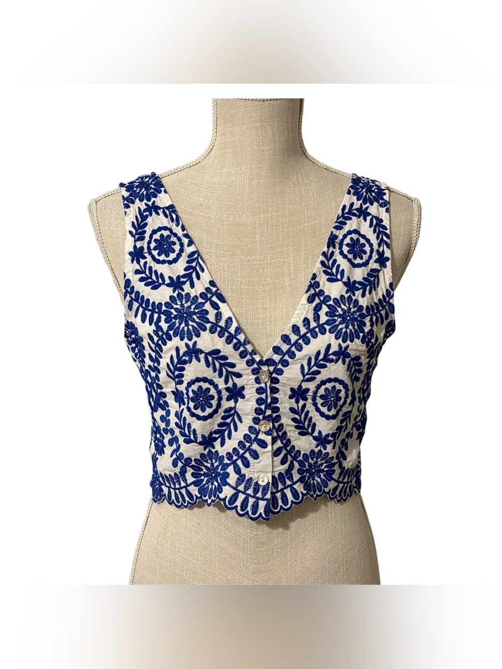 Blue & White Embroidered V-Neck Crop Top Size/M - Picture 2 of 9